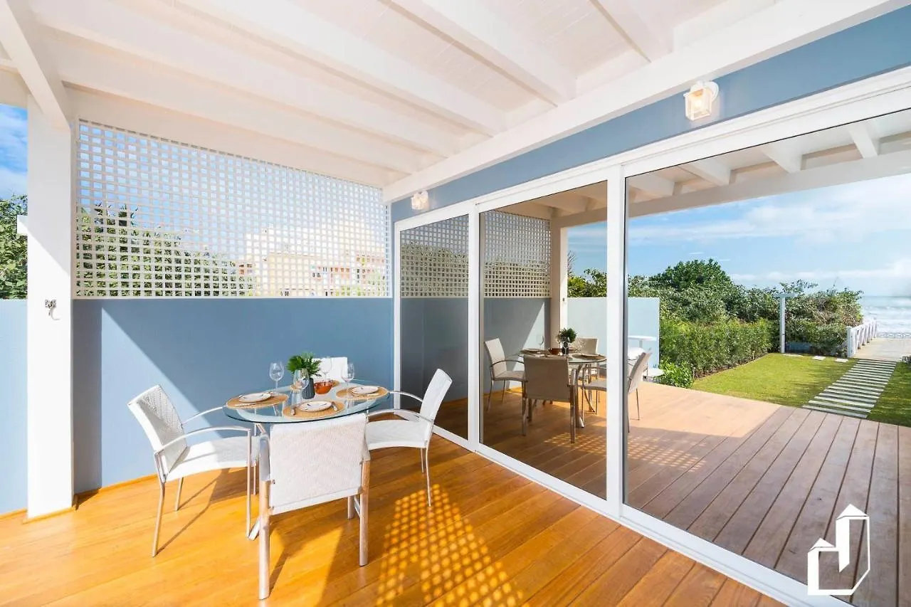 Holiday home Encantadora Casa Com 02 Suites A Beira-Mar Bombinhas Brazil
